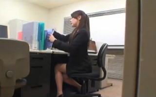 【xvideo】OL オフィスでオナニーを盗撮